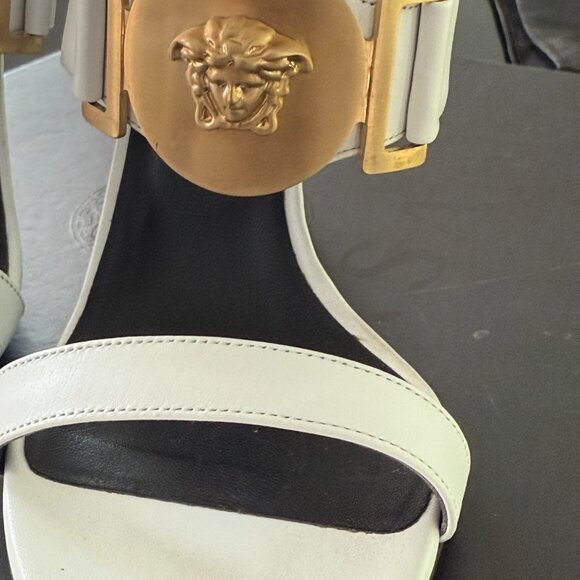 Versace Authentic Medusa Heels - Picture 5 of 7